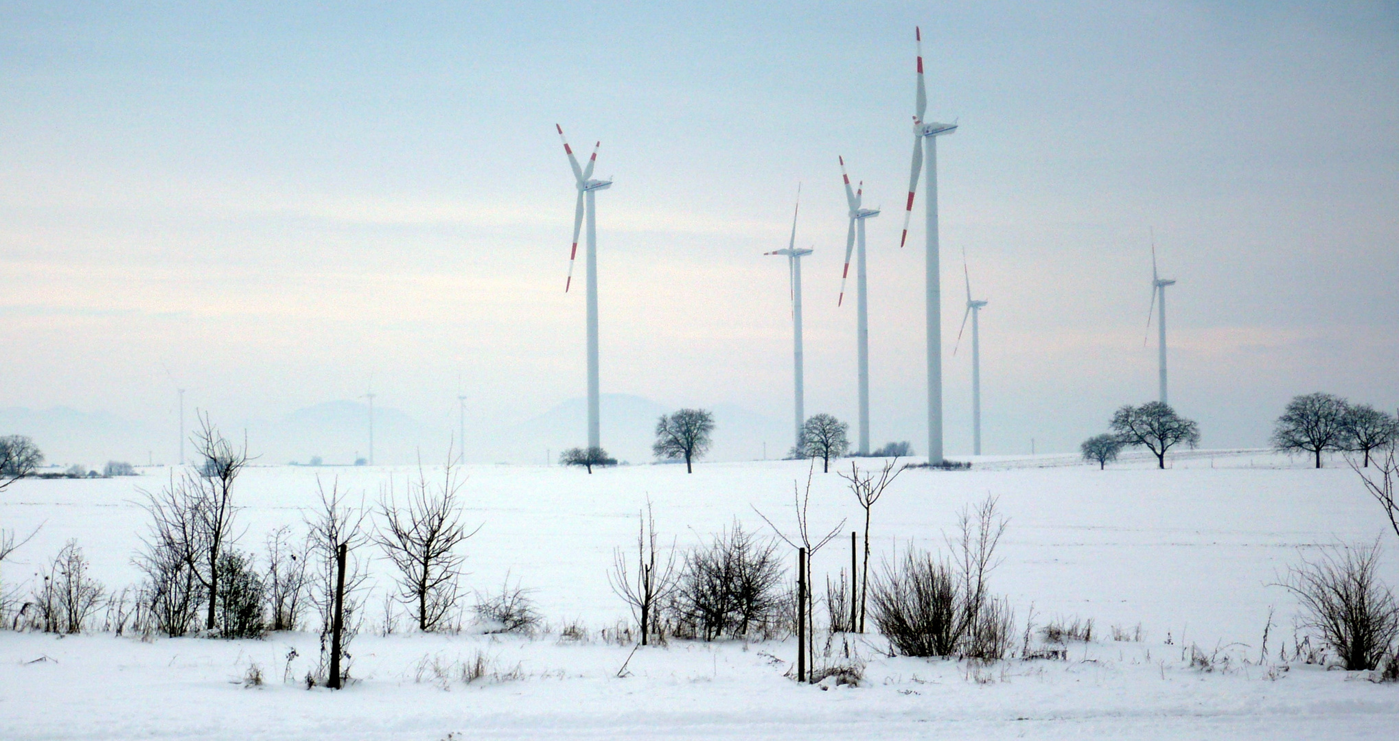 Windräder im Winter