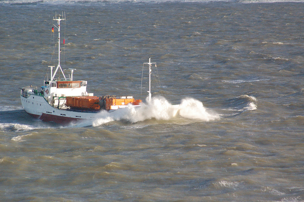 Windstärke 8 , in Boen 9, Wellenhöhe 4 meter Foto & Bild | schiffe und ...