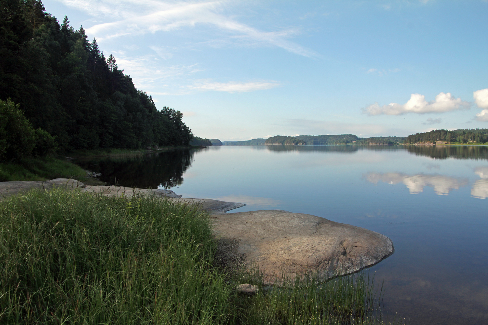 Windstille am See