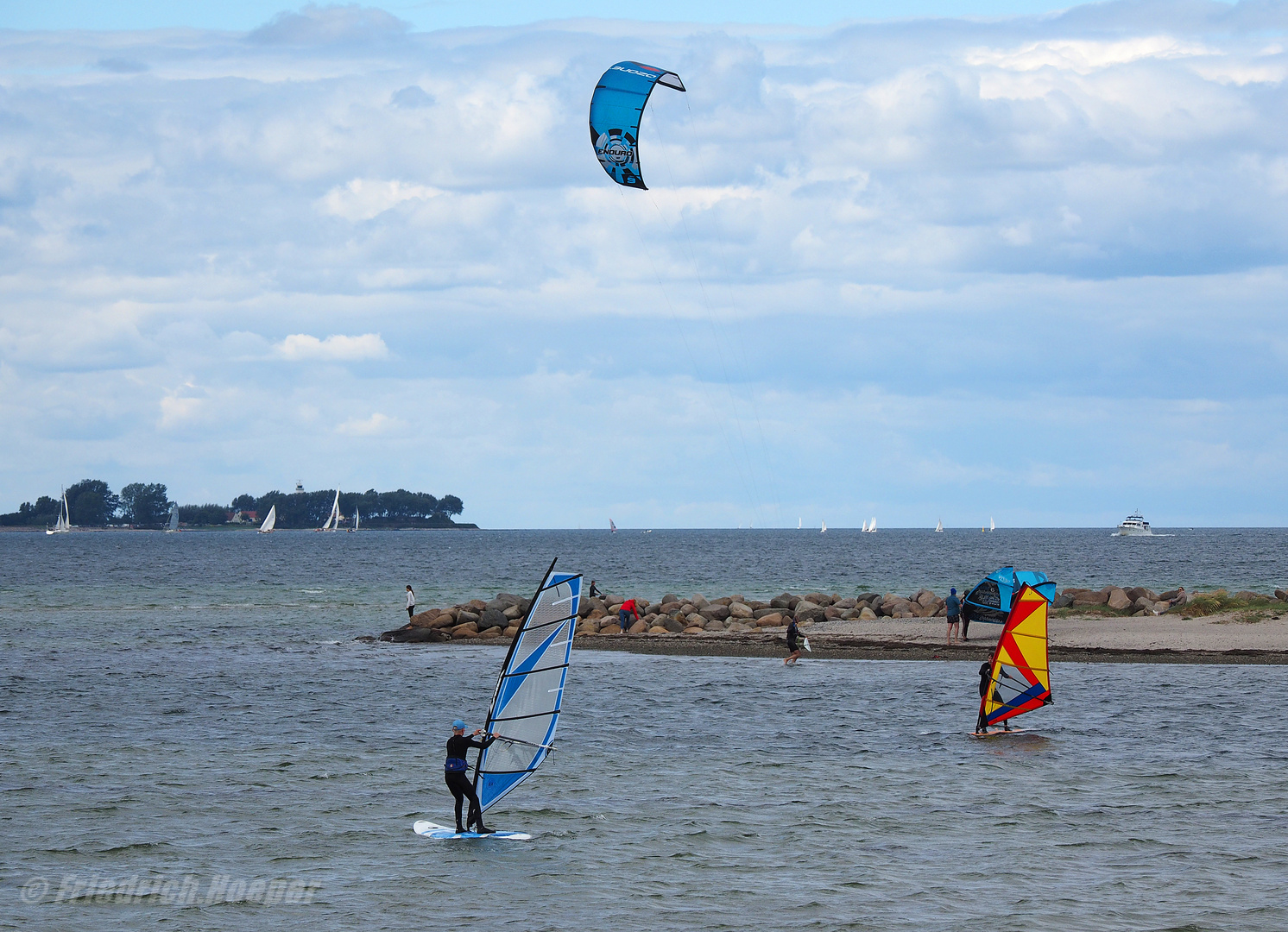 Windsurfen und Kiten vor Laboe