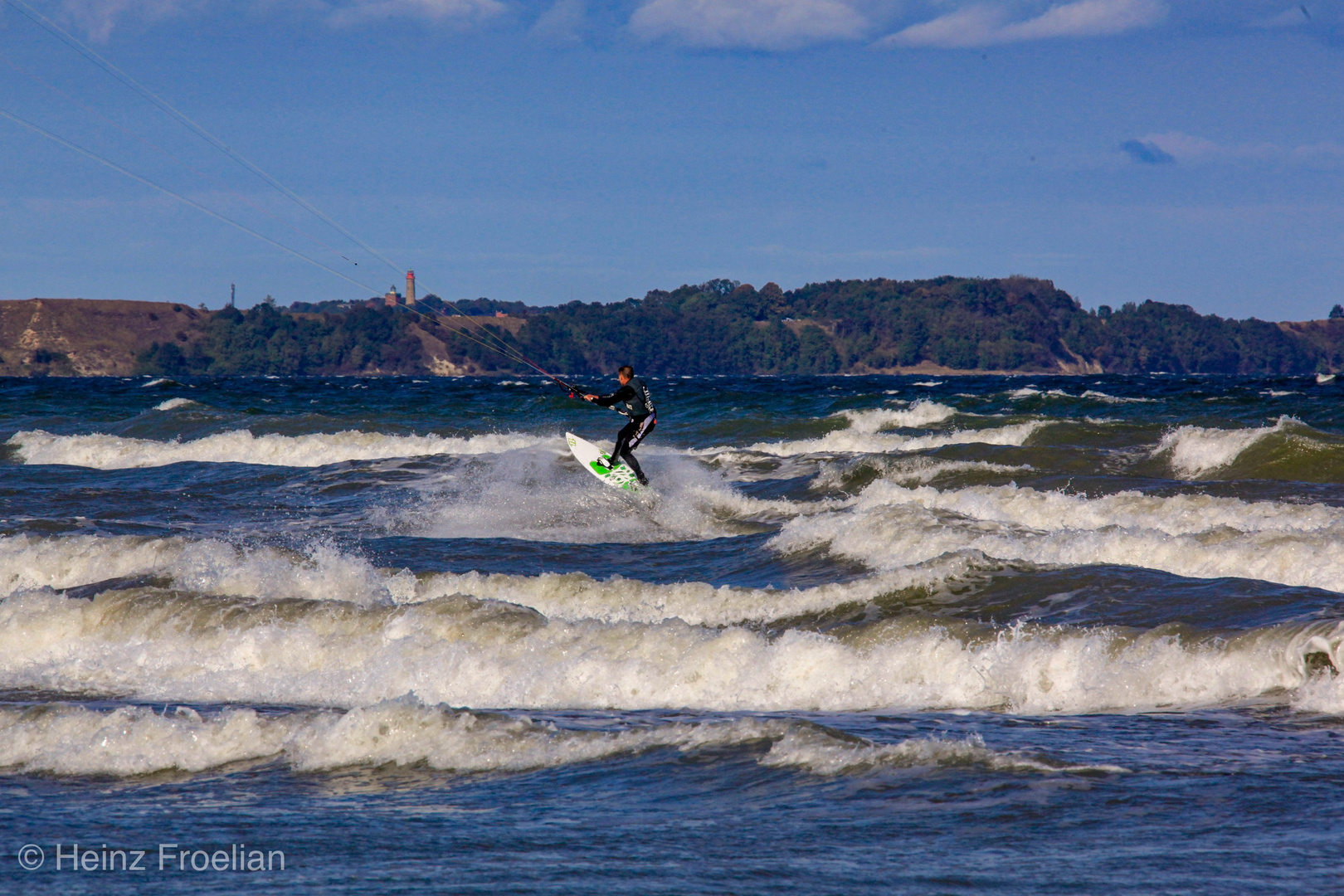 Windsurfer vor Juliusruh - Blick auf Kap Arkona 