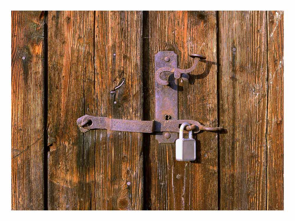 winecellar door