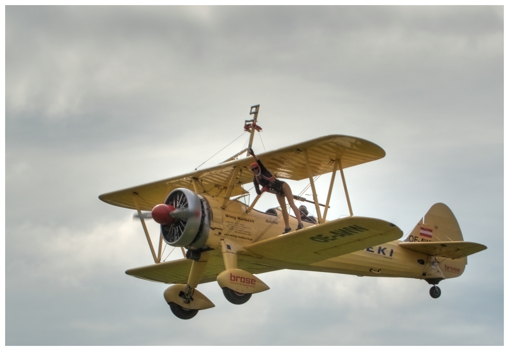 wing walkers in HDR Technik