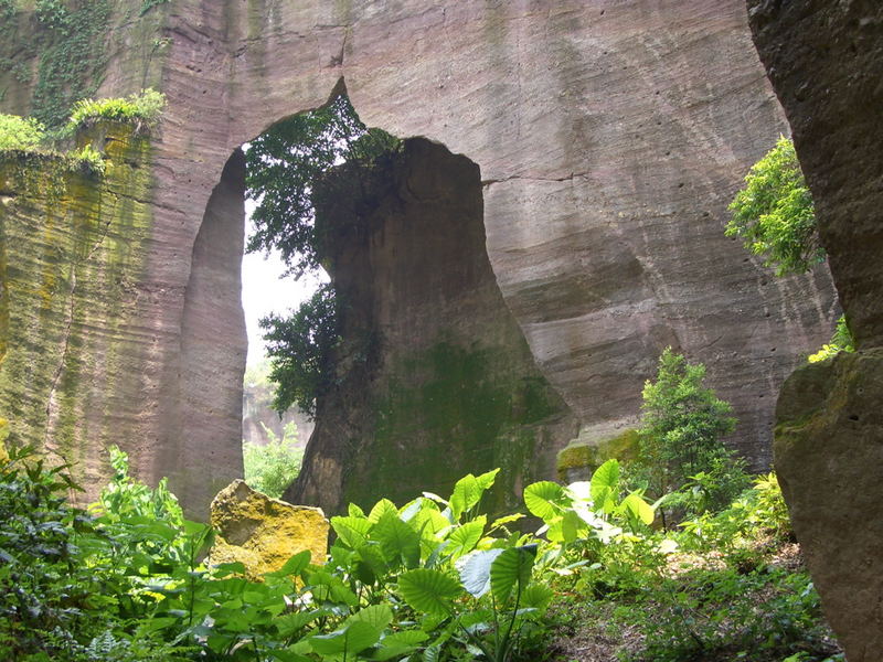 Winkel im historischen Steinbruch am Lianhuashan (Lotusberg)