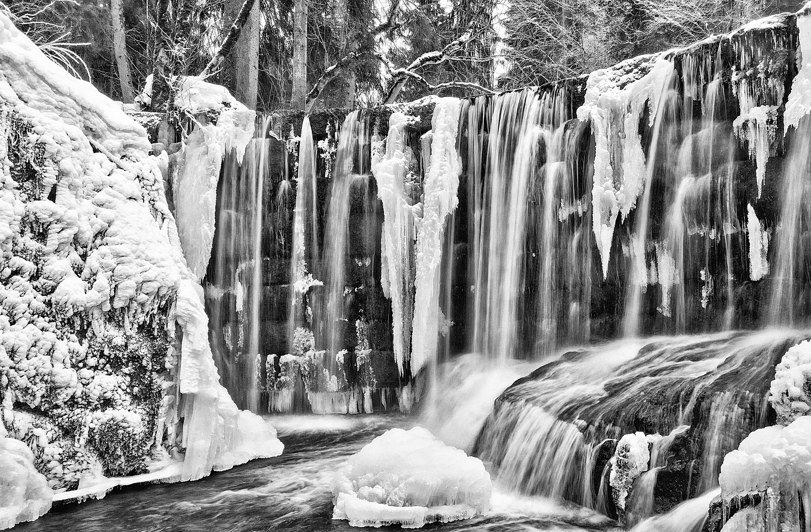 Winter am Geratser Wasserfall