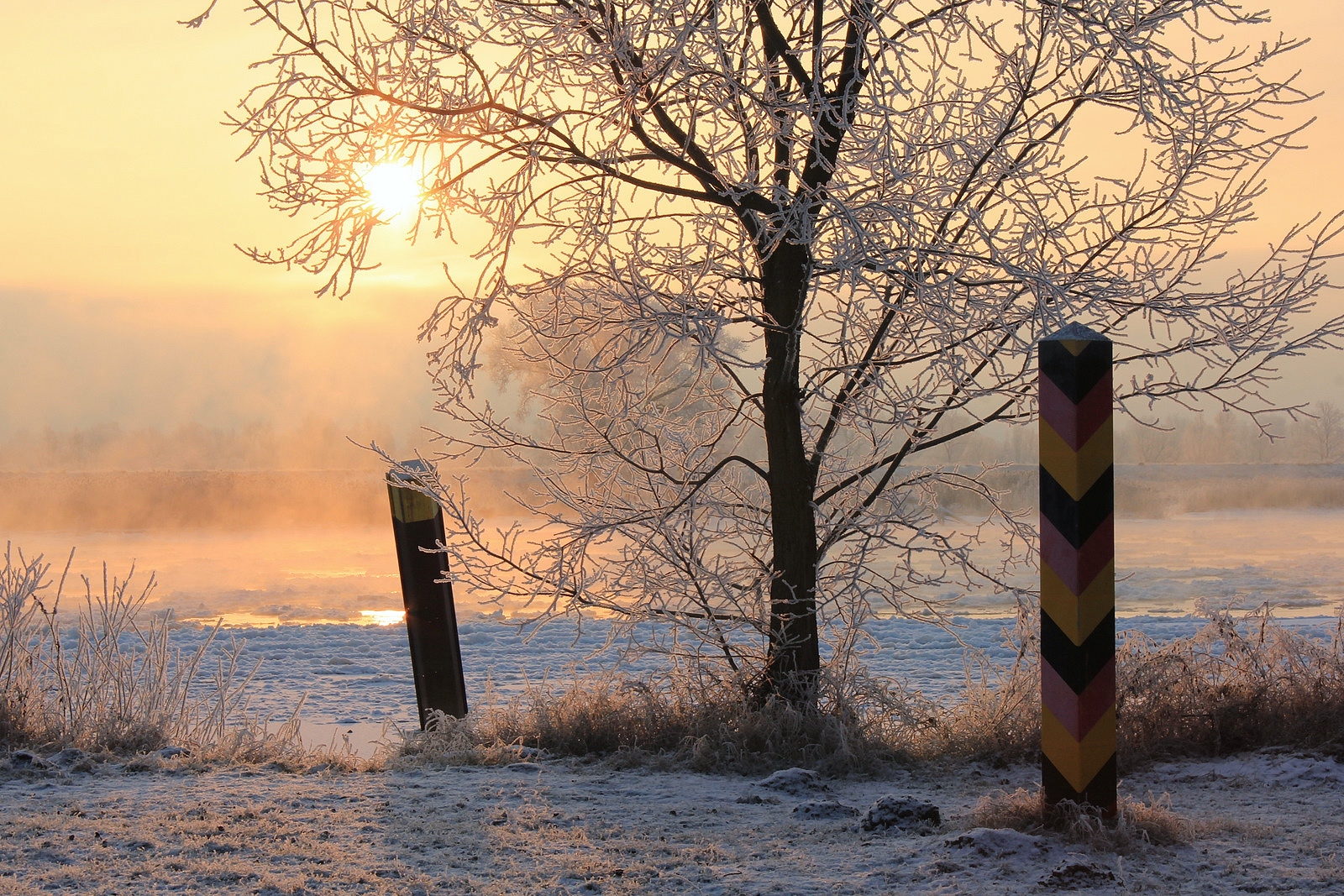 Winter am Grenzfluss