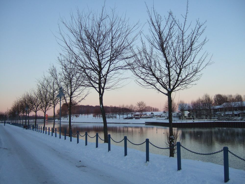 Winter am Kanal