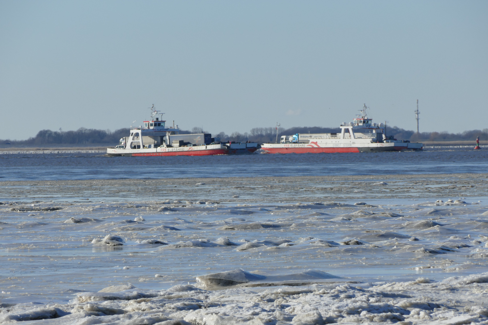 Winter an der Elbe