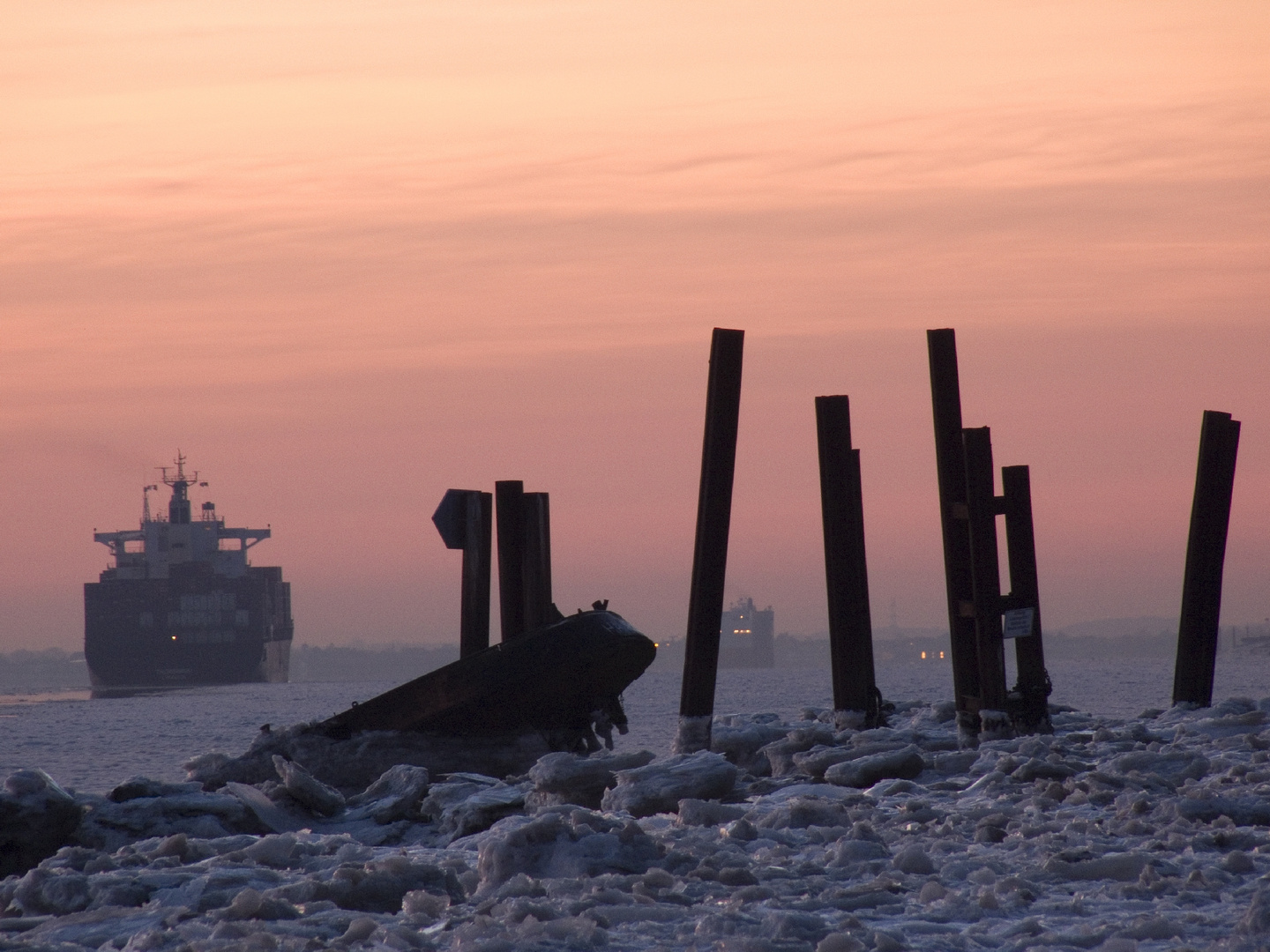 Winter an der Elbe