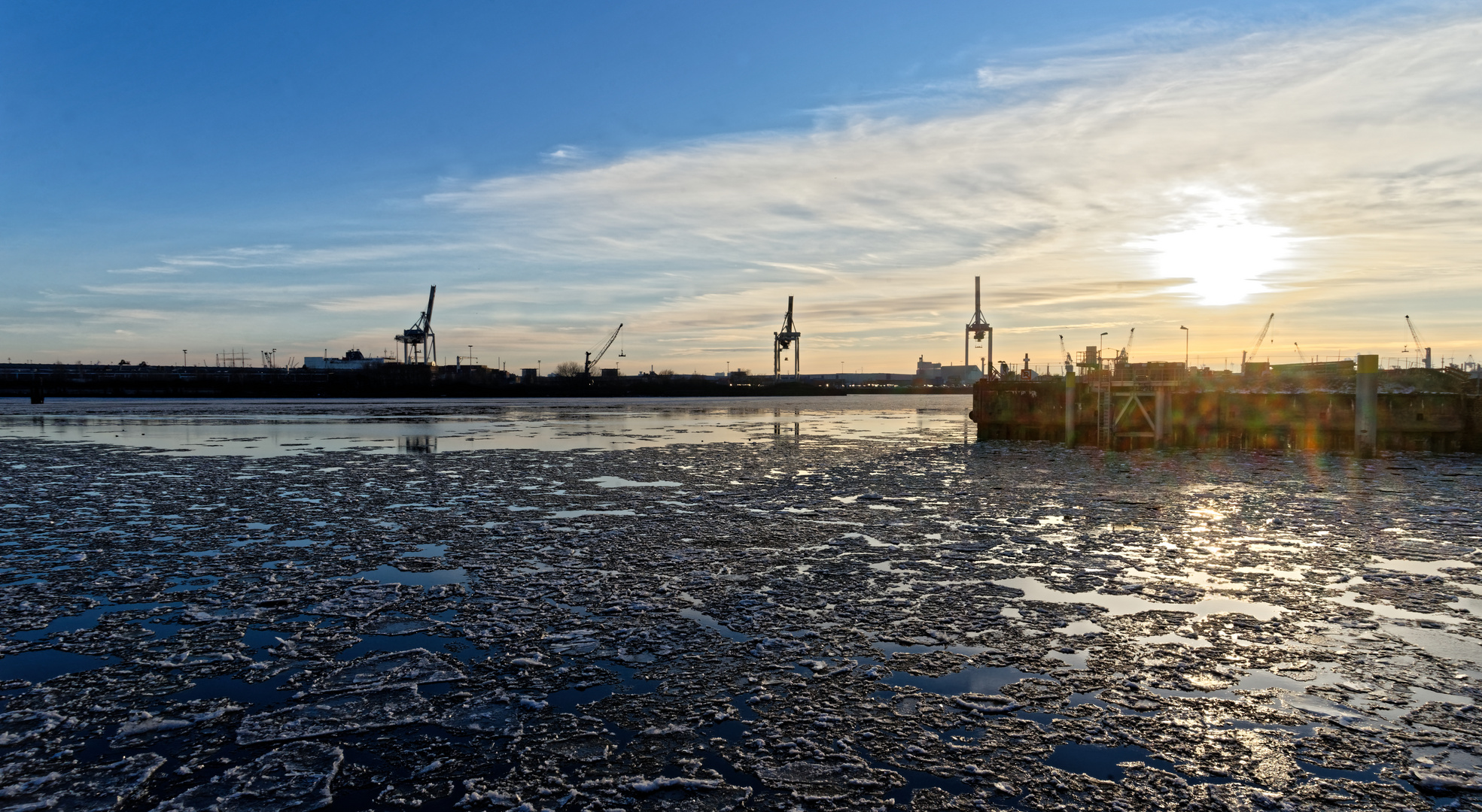 Winter an der Elbe