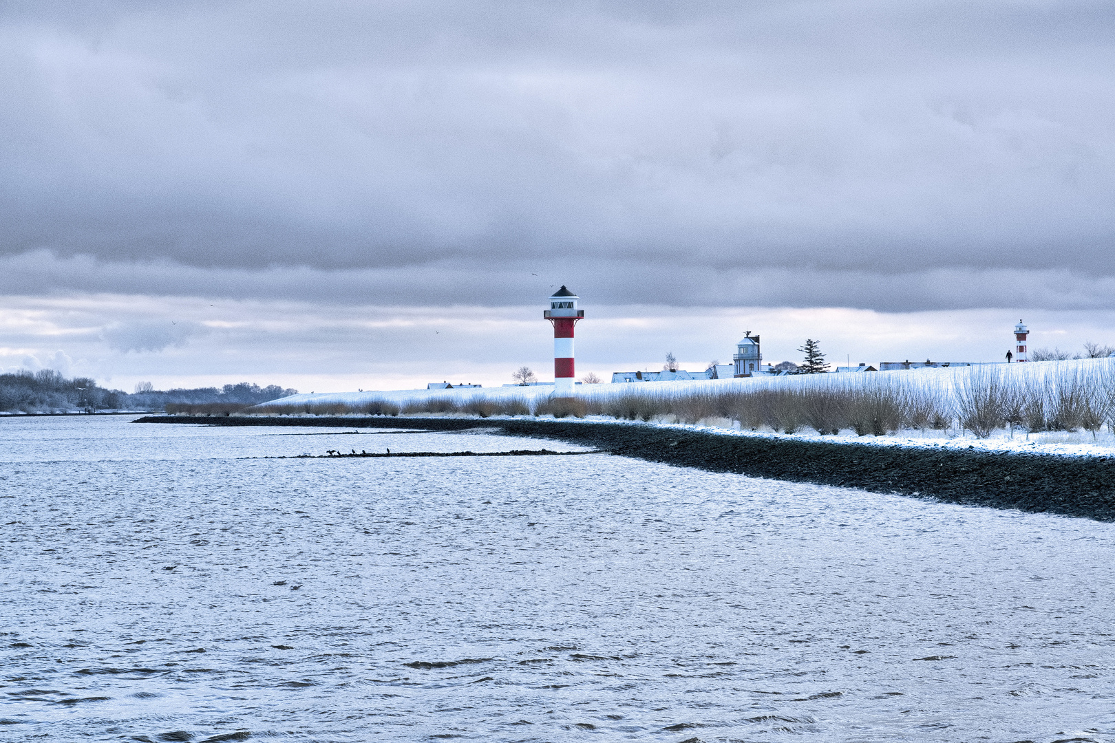 Winter an der Elbe