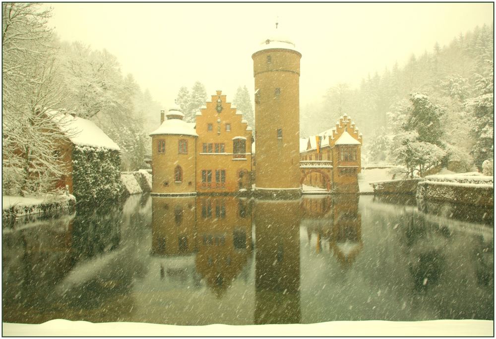 Winter beim Wasserschloss Mespelbrunn im Spessart