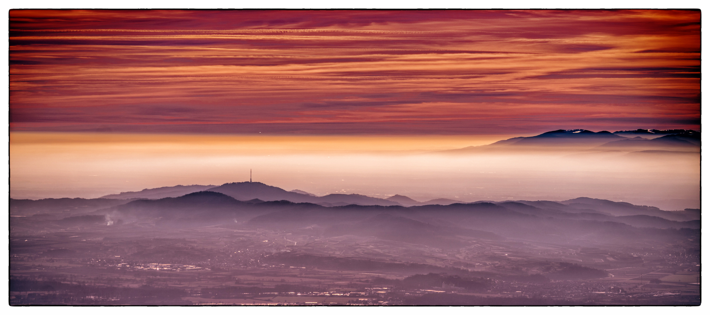 Winter Blick ins Rheintal mit dem Kaiserstuhl 