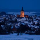 Winter Dämmerung über Edermünde-Besse mit Beleuchteter Kirche1