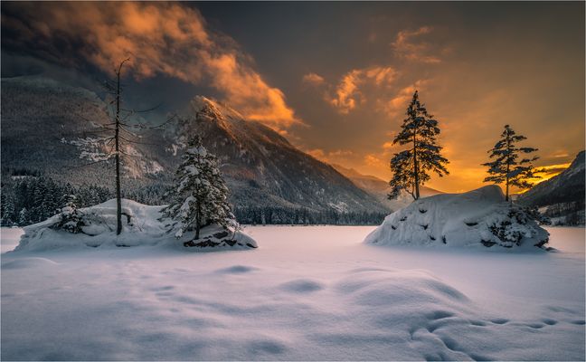 —— Winter evening ——