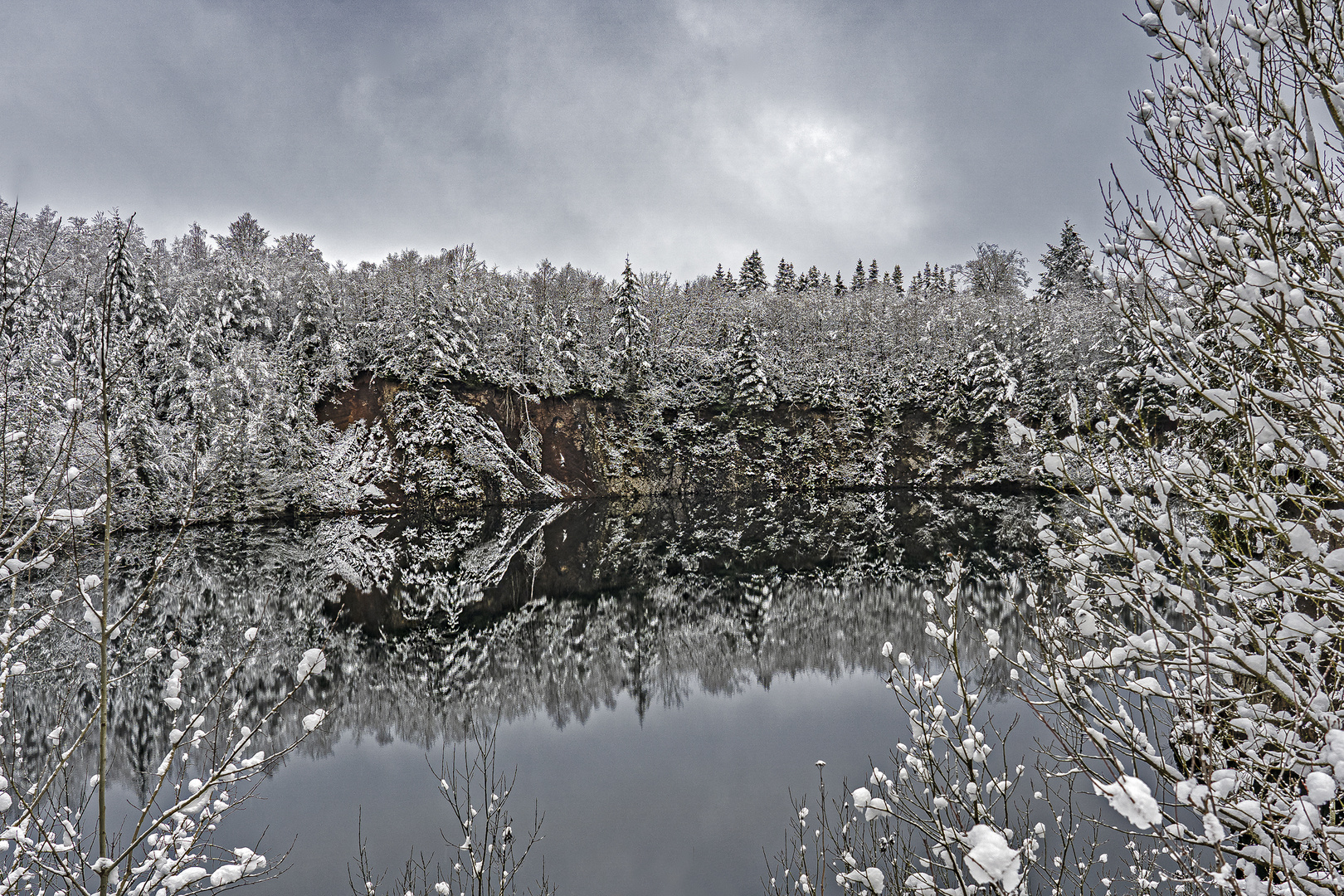 Winter in seinen kühlen Farb-Spiegelungen