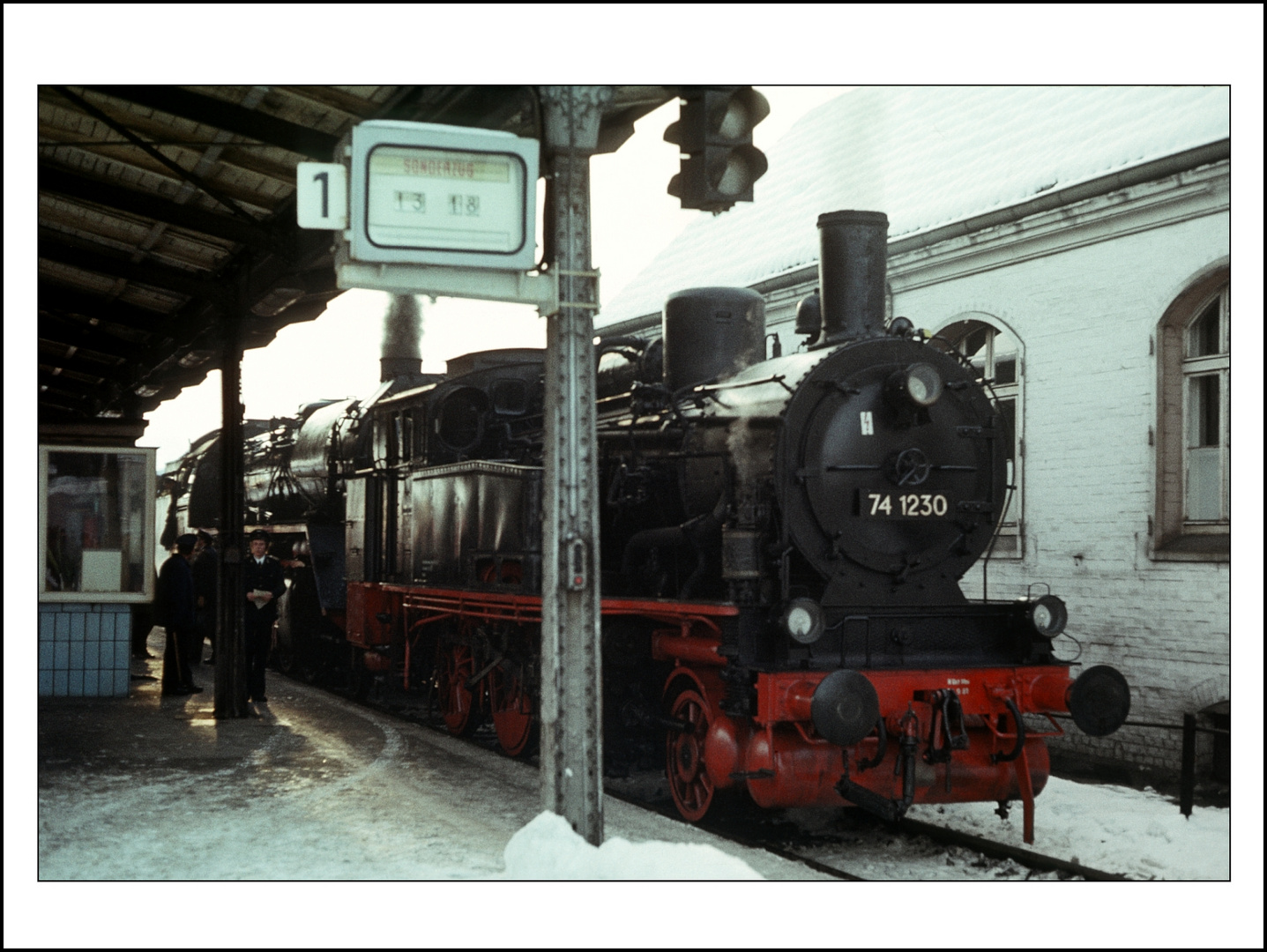 Winter in Thüringen natürlich mit Dampf im Jahr 1981 Saalfeld _ Teil 1