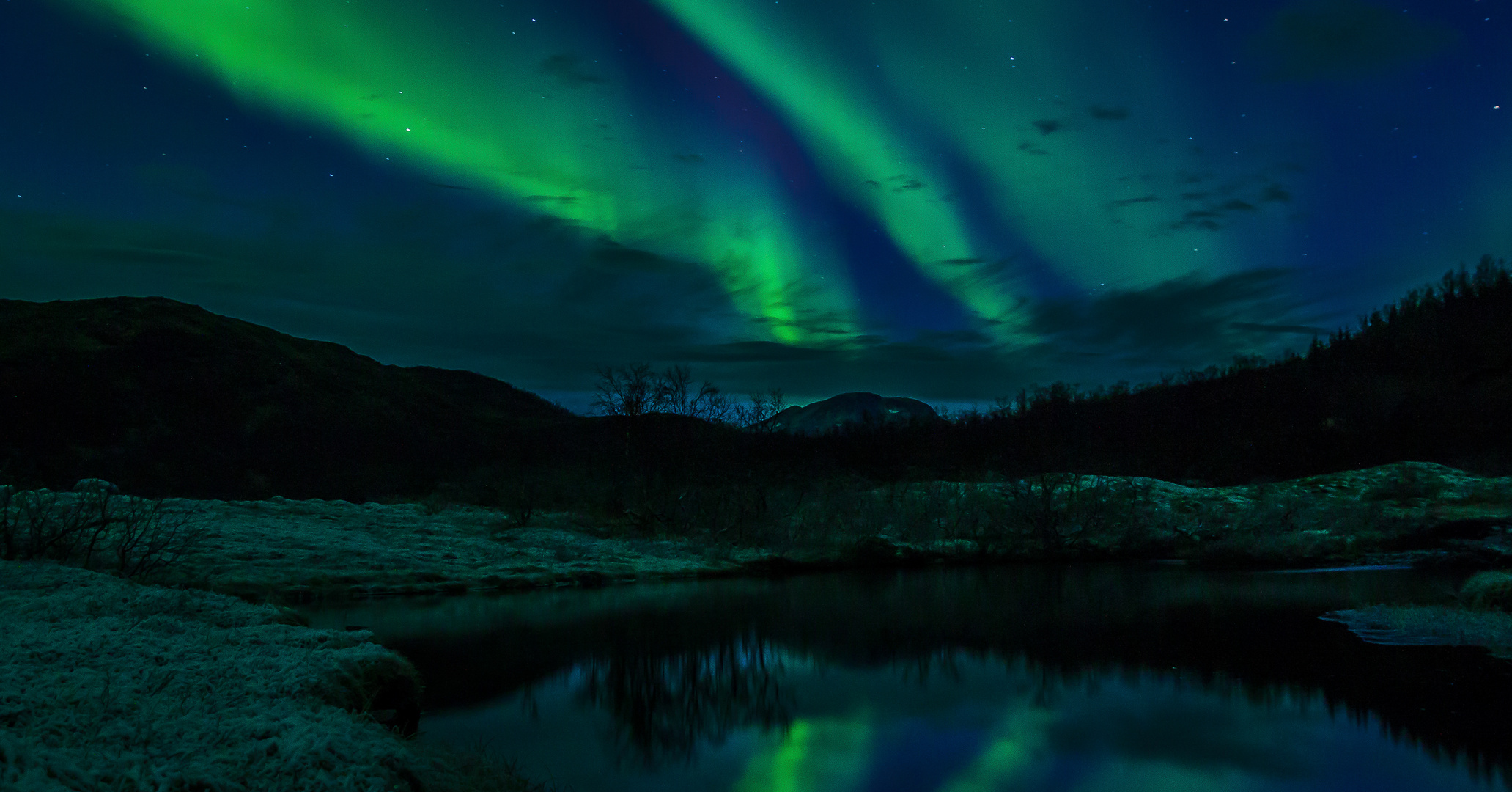 Winter ist Schnee und Polarlichter