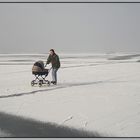 Winter-Spaziergang auf dem Eis