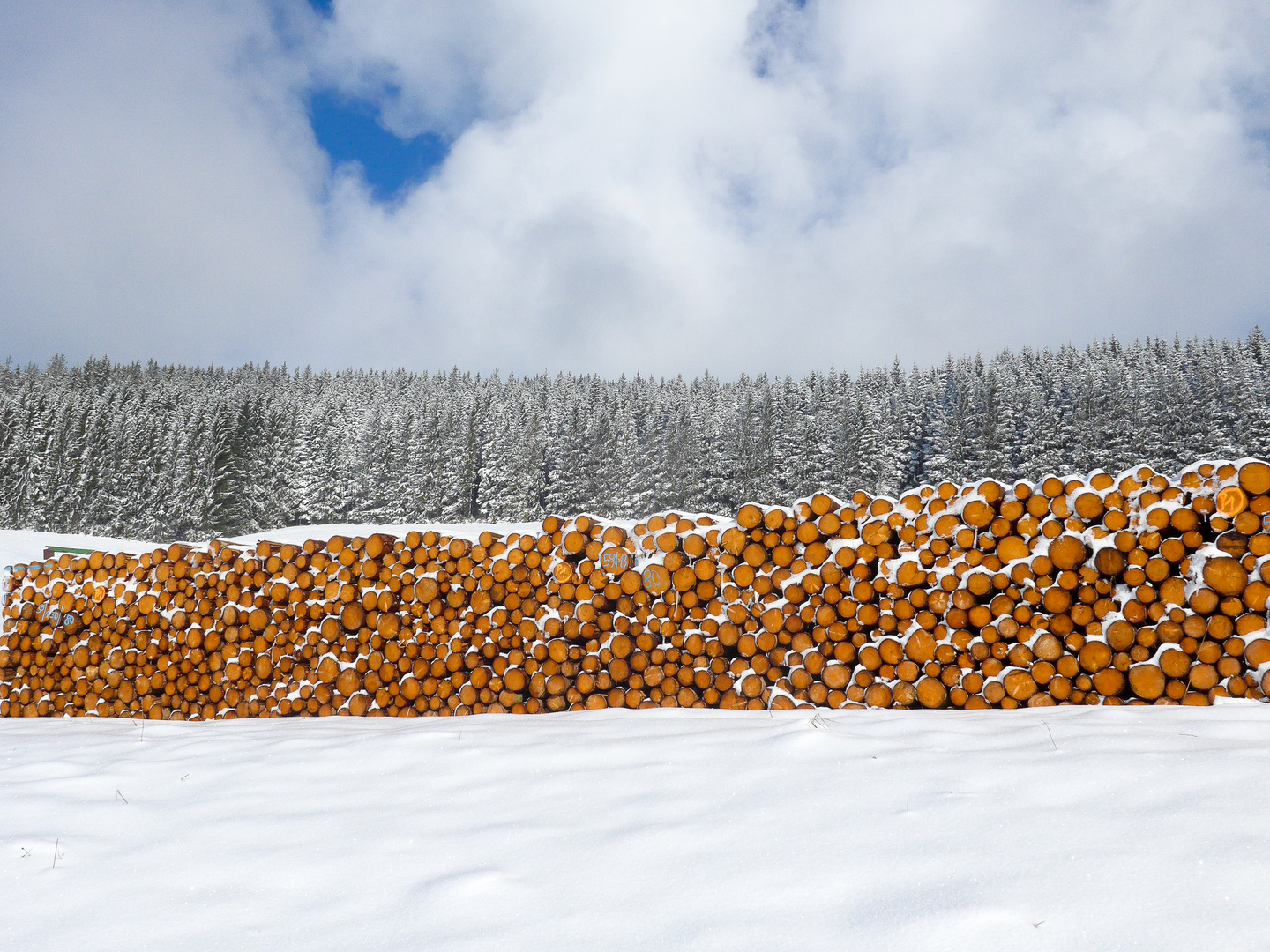  Winter stapelweise