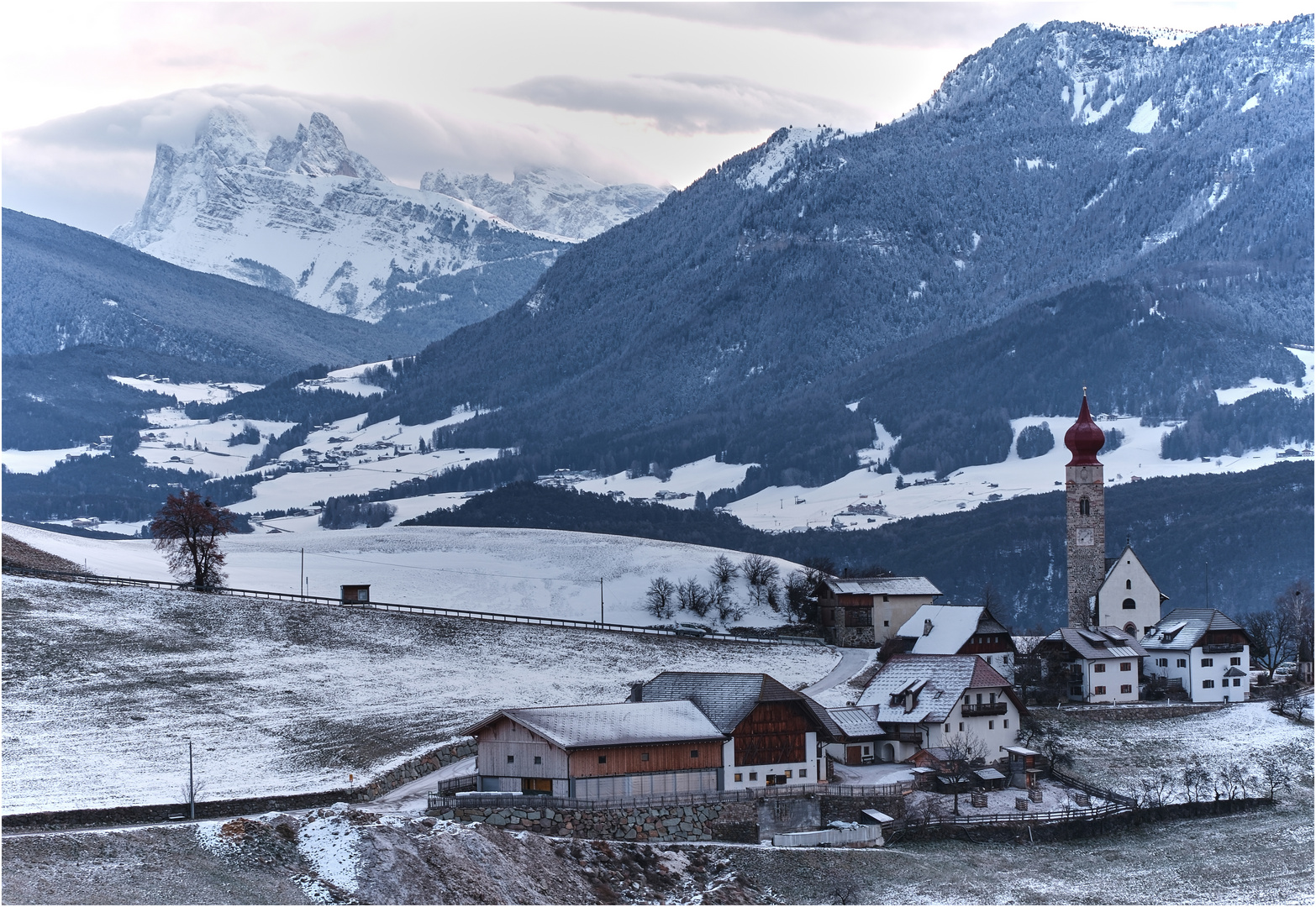 Winter-St.Nikolauskirche am Ritten 