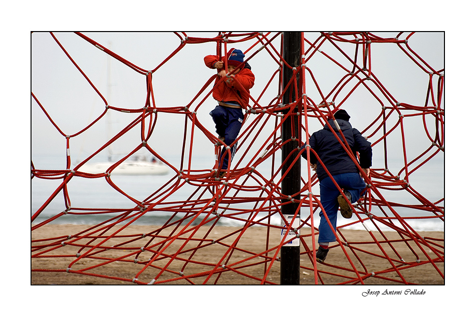 Winter Sunday at Les Arenes beach (III)