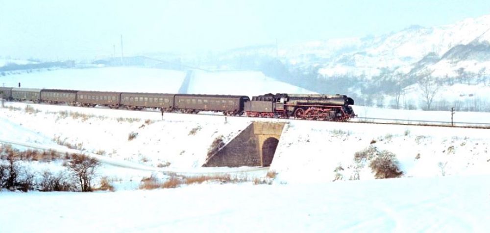 Winter und Eisenbahn einst 1981 in Thüringen