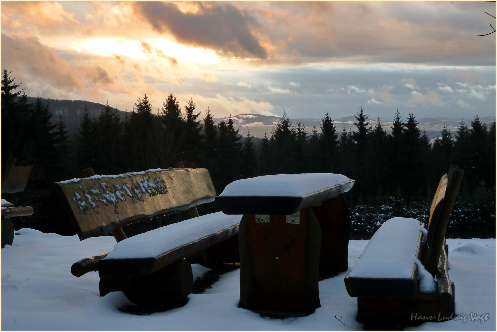 Winterabend am Geisaer Waldhäuschen