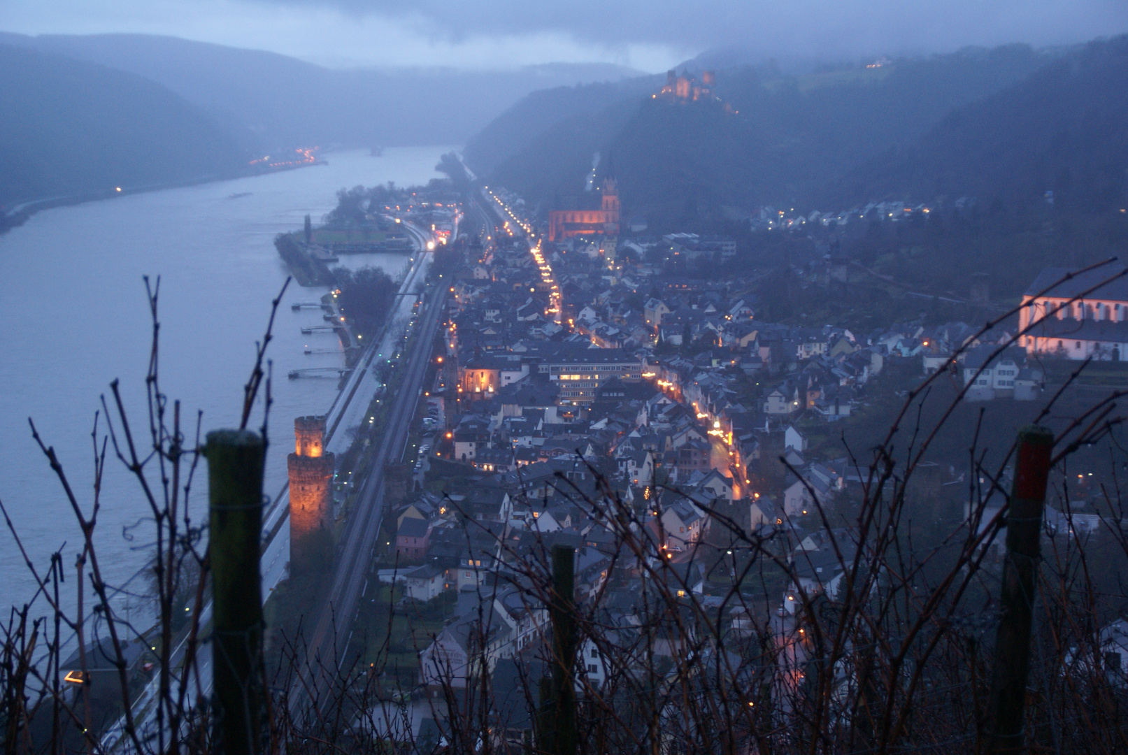 Winterabend am Rhein