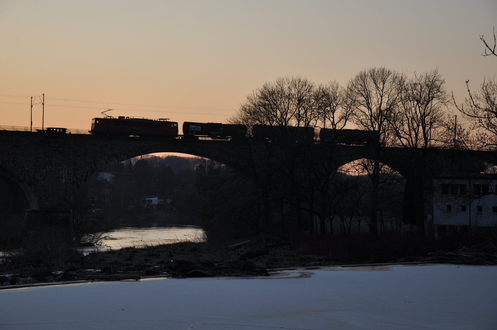 Winterabend am Ruhrviadukt