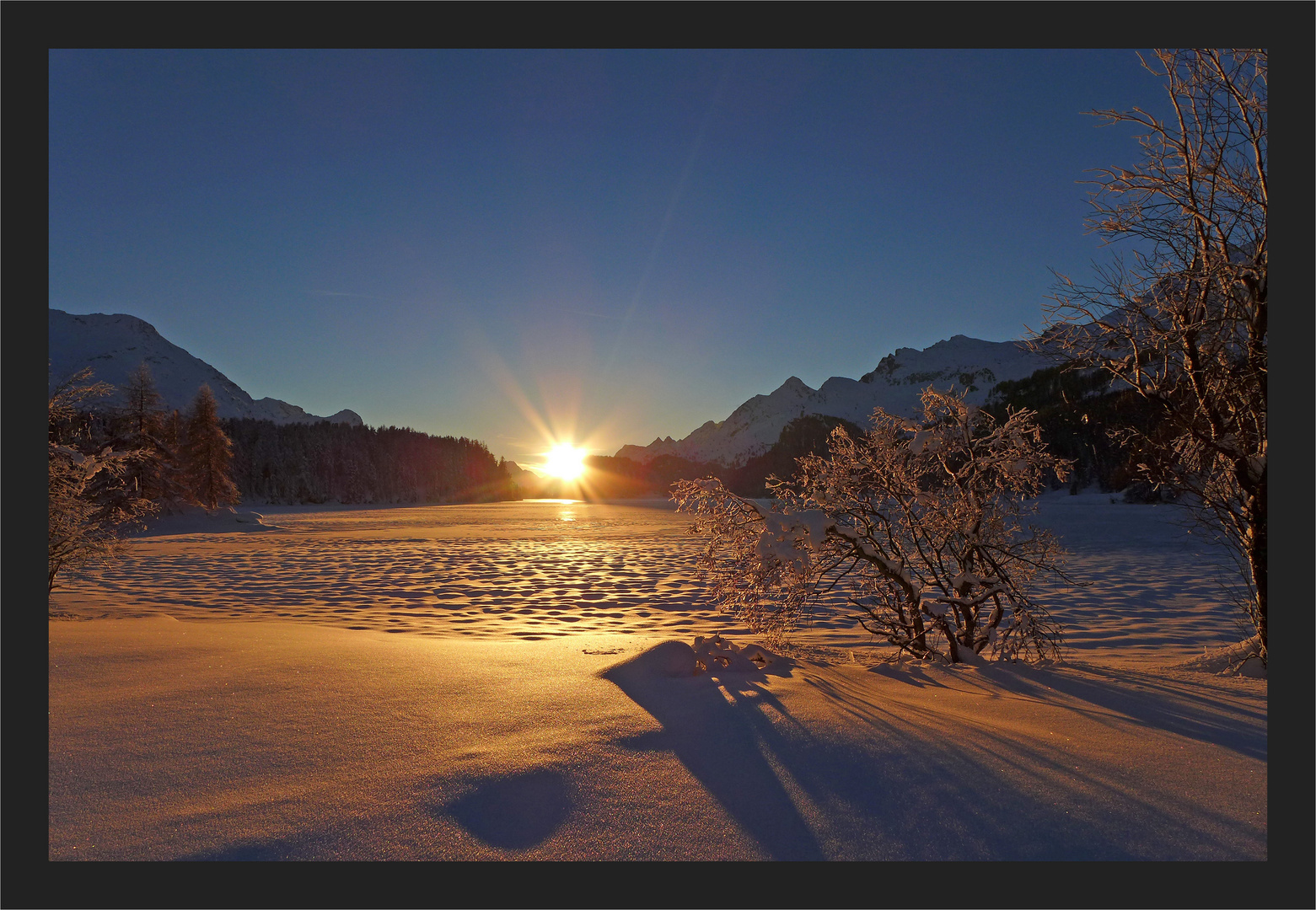 Winterabend am Silsersee