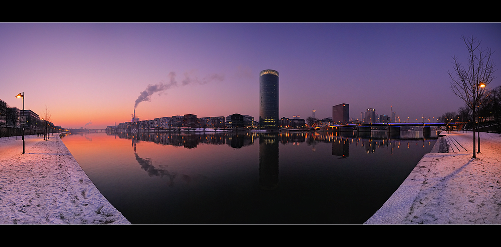 .... Winterabend am Westhafen ....