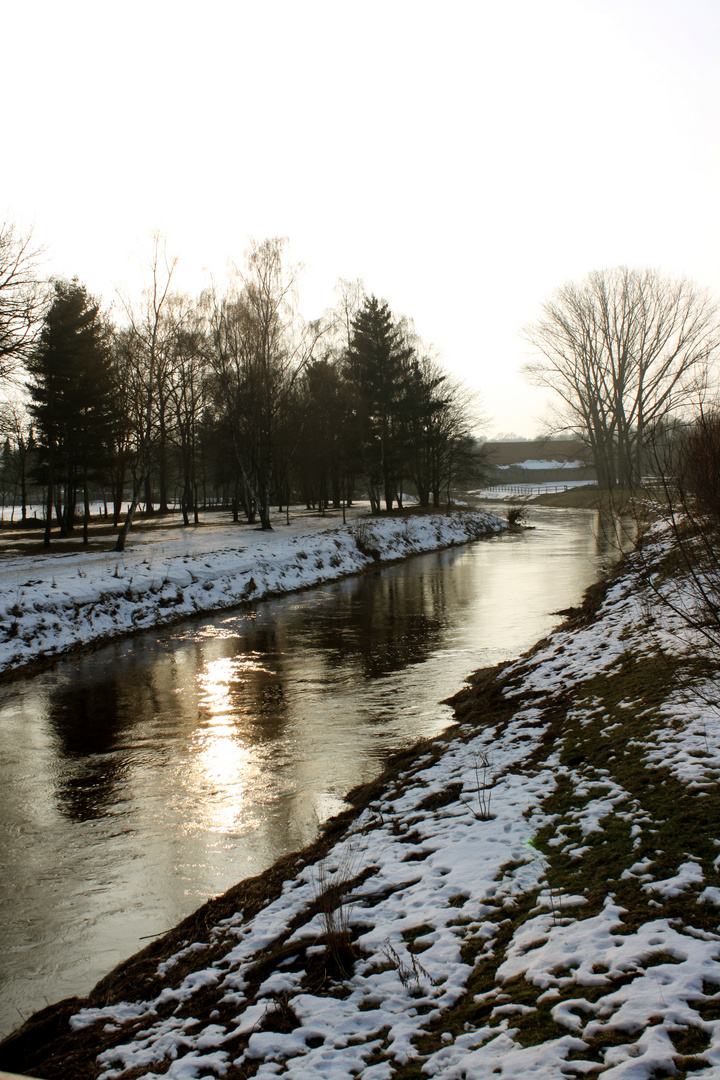 Winterabend an der Aue