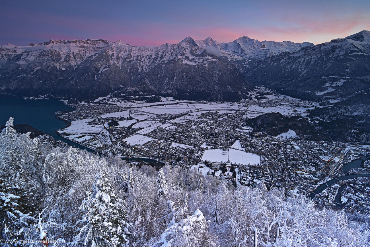 Winterabend im Berner Oberland