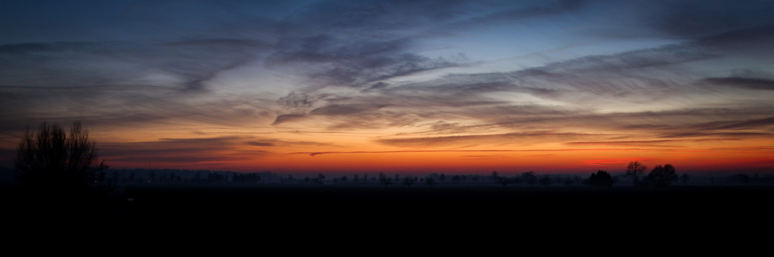 Winterabend im Feld