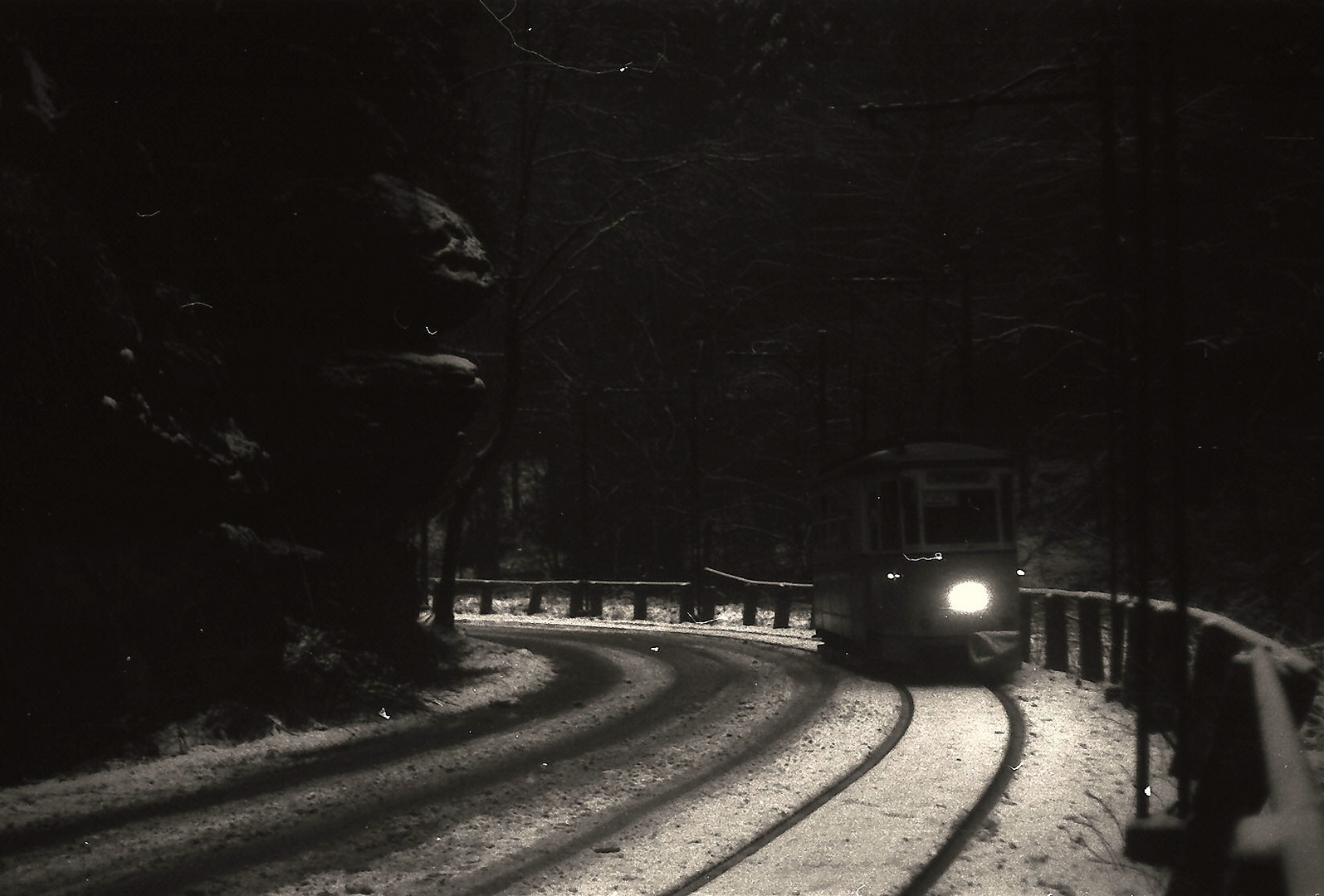 Winterabend im Kirnitzschtal .