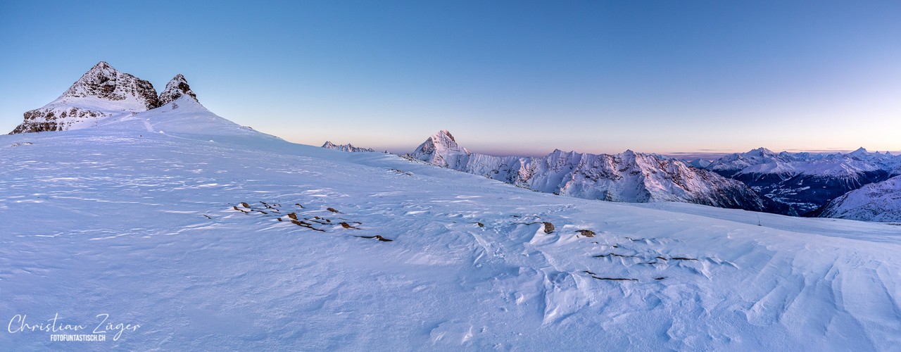 Winterabendpanorama im Wallis