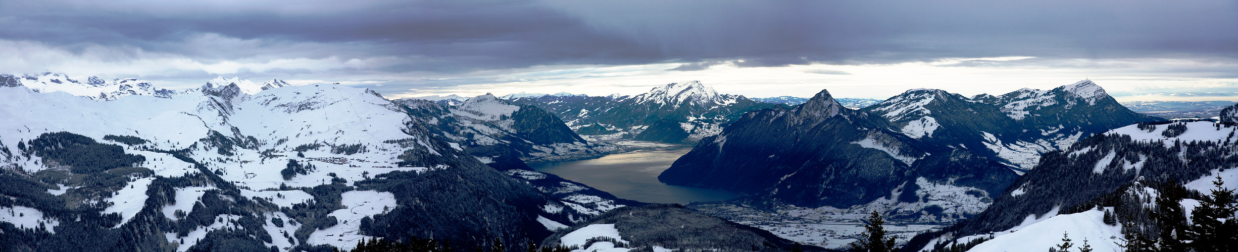 Winteranfang - Blick Richtung 4Waldstättersee von Ibergeregg.