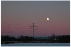 Winterdämmerung mit Vollmond