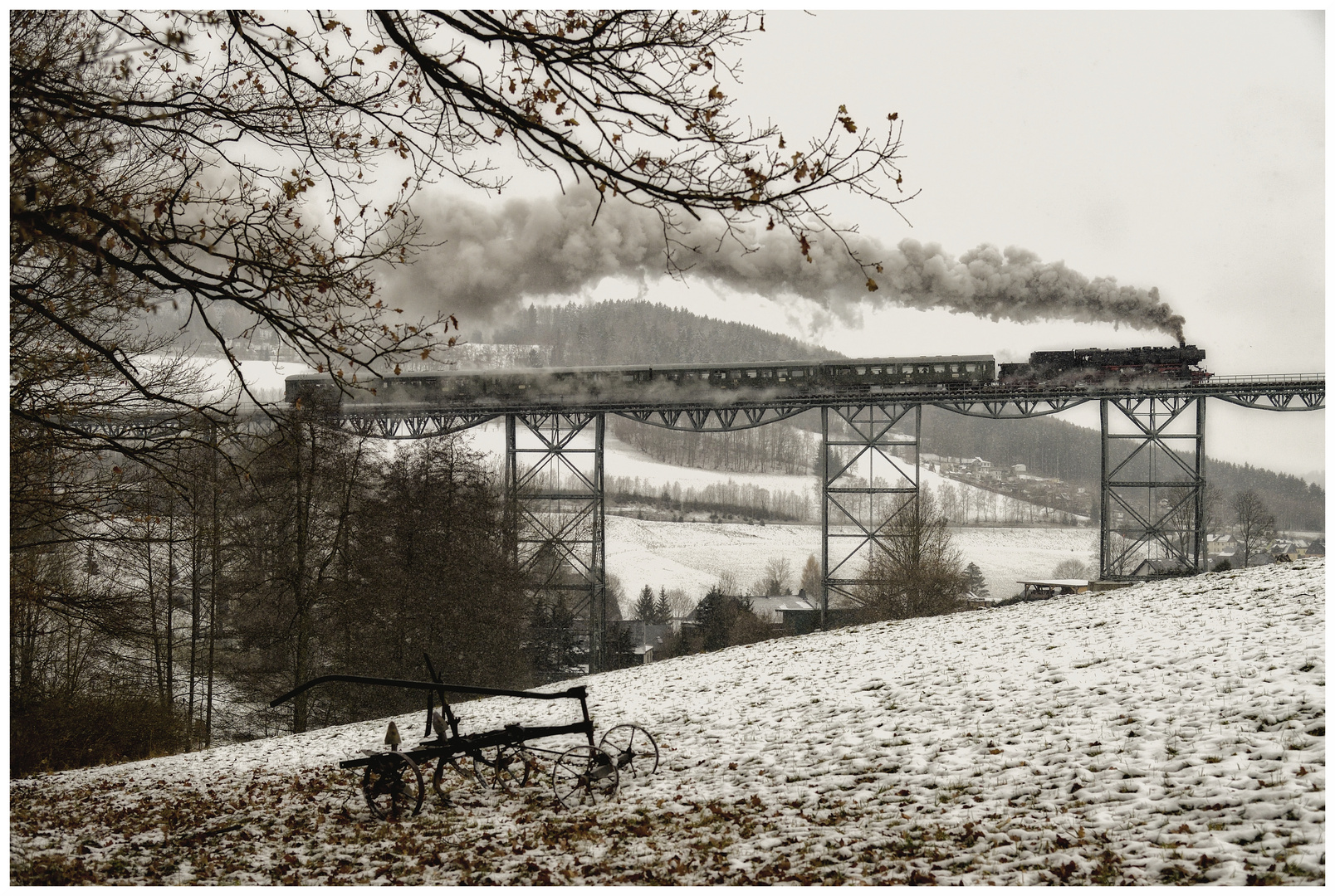 Winterdampf im Erzgebirge XII