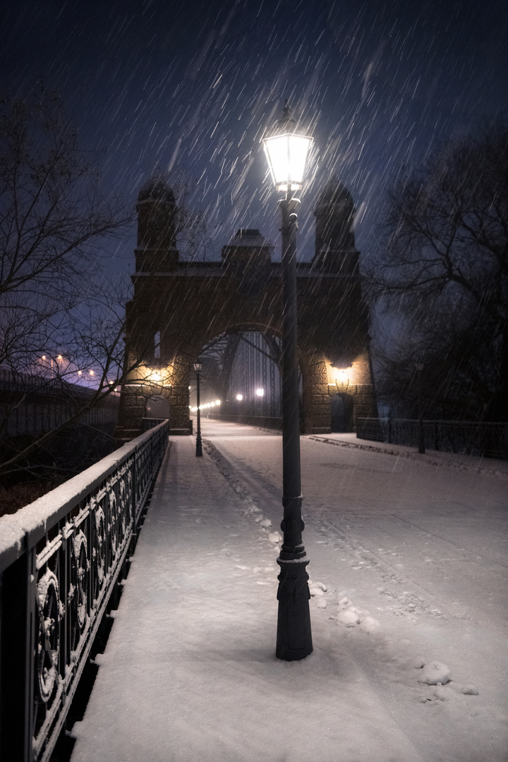 Wintereinbruch an der Alten Süderelbbrücke, Hamburg-Harburg