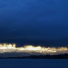 Winterfjord mit Himmel und Bergen