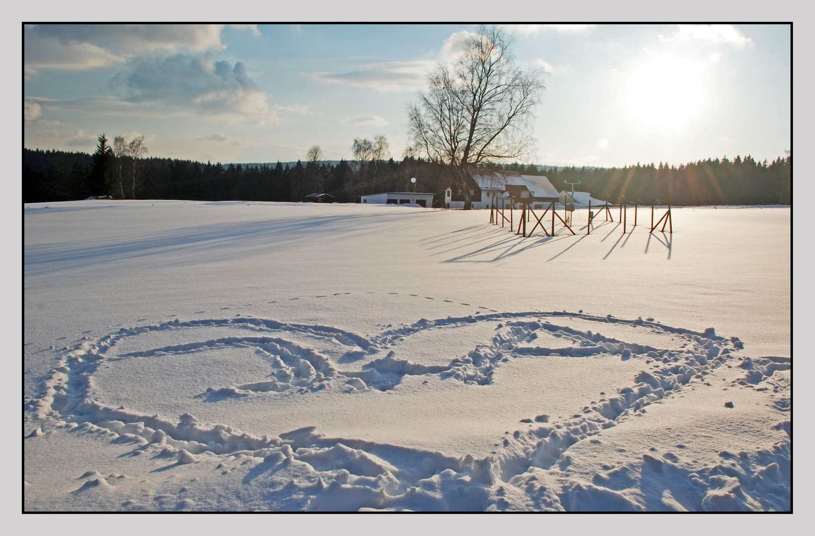 Winterherz am Wanderweg...