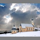 WINTERHIMMEL MIT KIRCHE