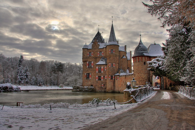 Winterimpression Burg Satzvey