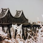 Winterimpression der Eisenbahnhochbrücke Rendsburg