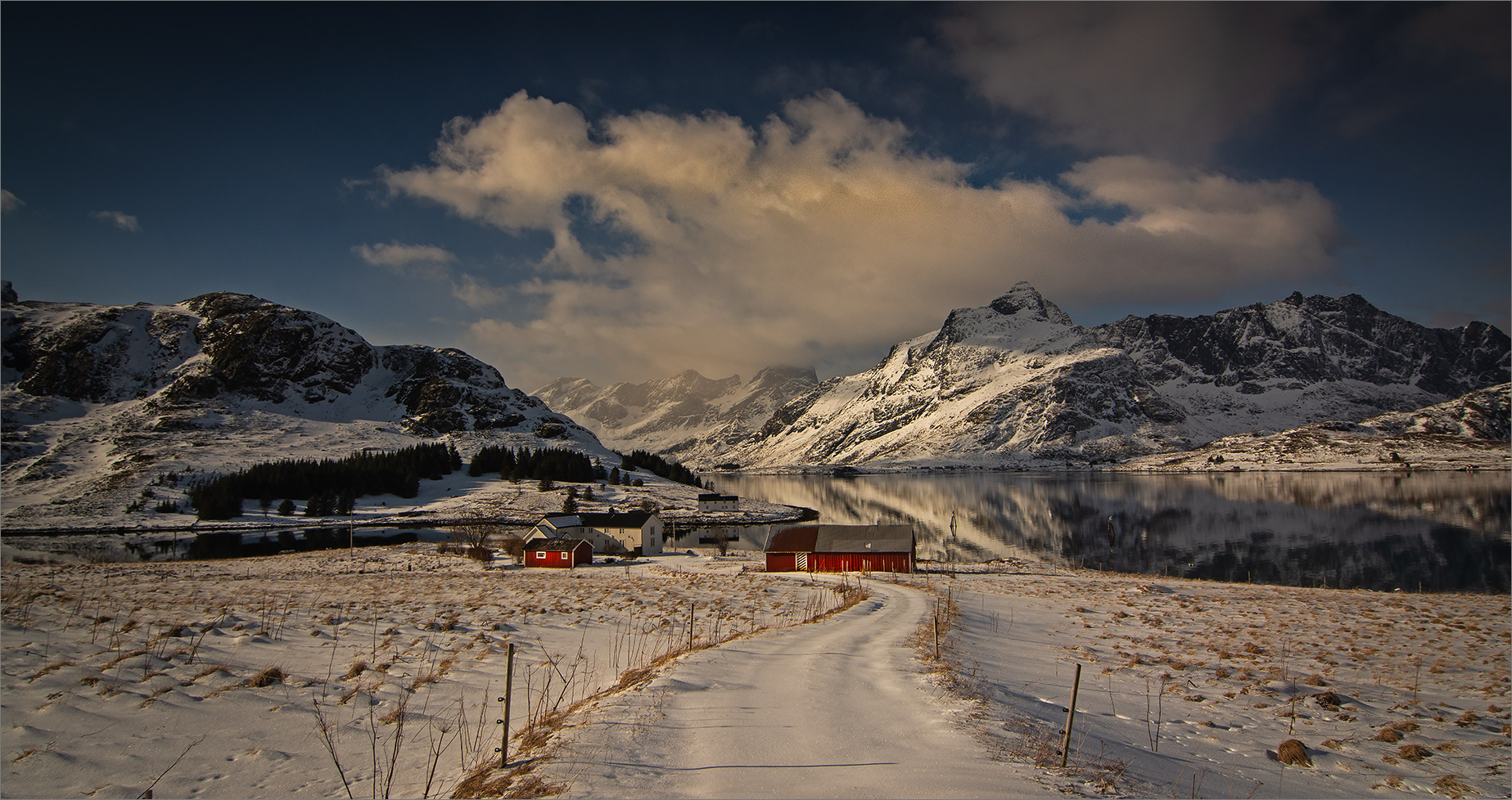 Winterlandschaft auf Lofoten   . . .