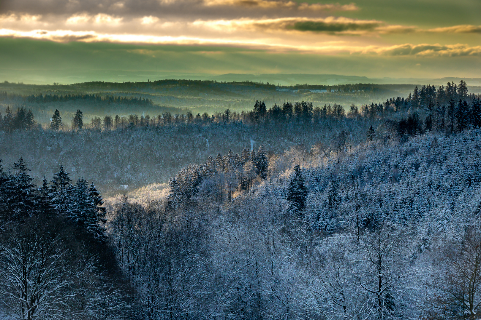 Winterlandschaft beim Sonnenaufgang