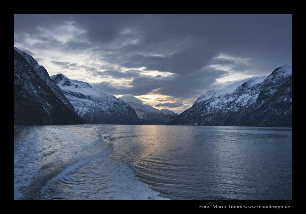 Winterlandschaft im Fjord