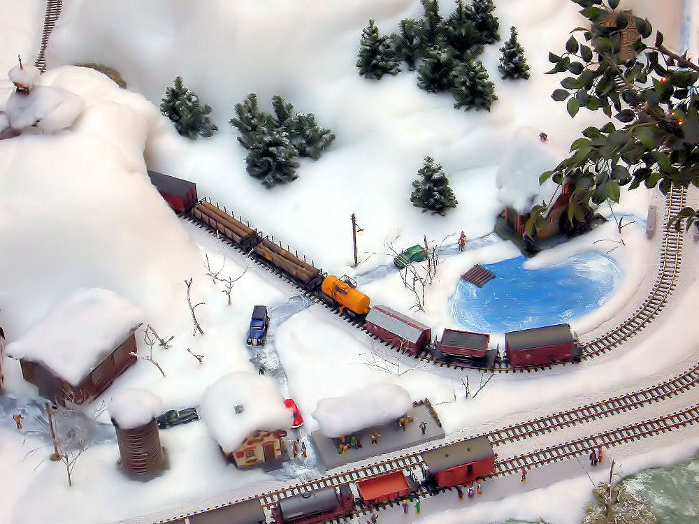 Winterlandschaft im Spielzeugwarenladen ( 2 ) Foto &amp; Bild | modell